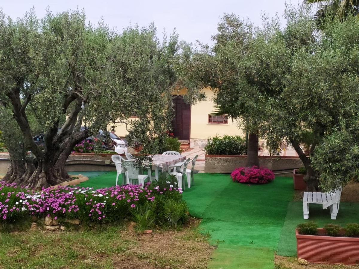 Bed and Breakfast Casanonnavittoria Terrasini Exterior foto